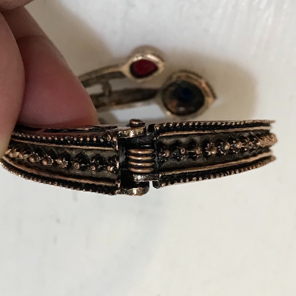 Vintage/Antique Style Stone Bracelet - Picture 3 of 4